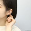 ファッションピアスワンタッチ２連ツイストリングフープ存在感スタッド