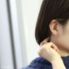 ピアスシンプルボール3連おしゃれ18Kロジウムコーティングスタッド