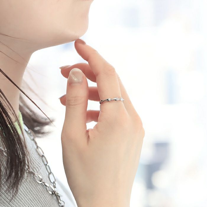 指輪リングツイストシルバーサージカルステンレスファッションリング9号11号14号アクセサリー金属アレルギー対応