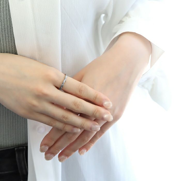 指輪リングツイストシルバーサージカルステンレスファッションリング9号11号14号アクセサリー金属アレルギー対応
