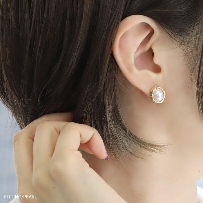 ピアスチタンポストアンティーク調オーバルフレームシェルホワイトパールスタッドアクセサリー