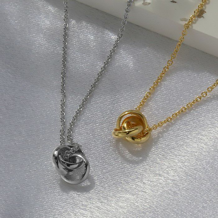 ネックレストリニティ3連リングペンダントロジウム18kコーティングあずきチェーンアクセサリー