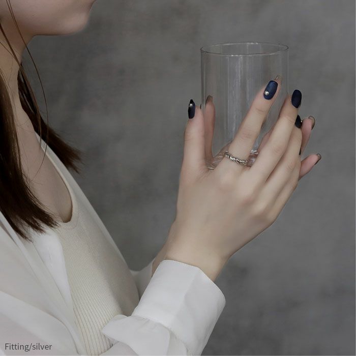 指輪リングツイストひねりメタル変形ごつめ18kロジウムコーティングファッションリングアクセサリー