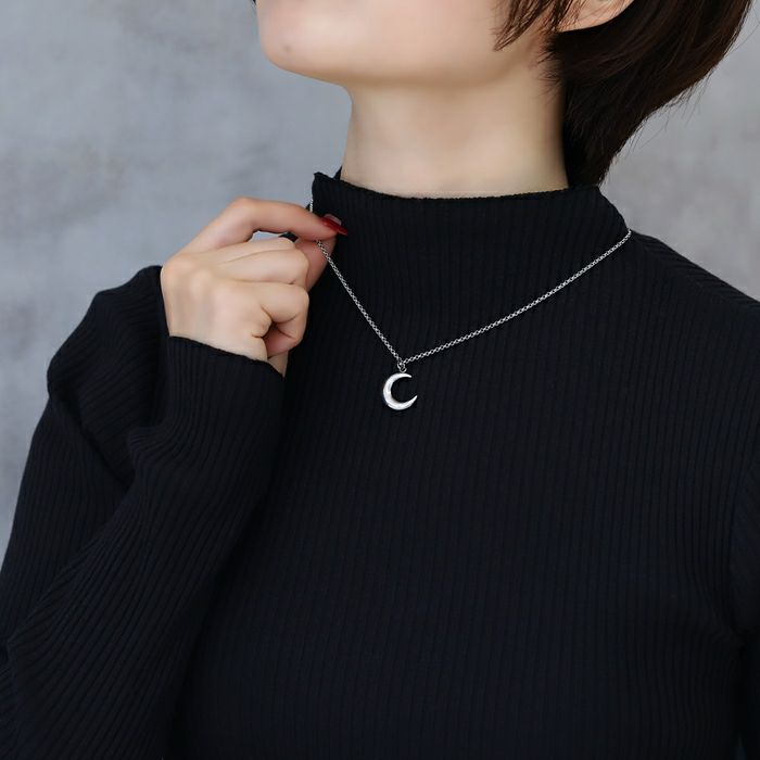 ネックレスペンダント月ムーンかわいいキレイ上品おしゃれぷっくり渋めサージカルステンレスあずきチェーンアクセサリー金属アレルギー対応つけっぱなし凛通販