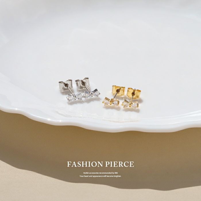 ピアス18Kコーティング花フラワーCZストーンきれいスタッドアクセサリー