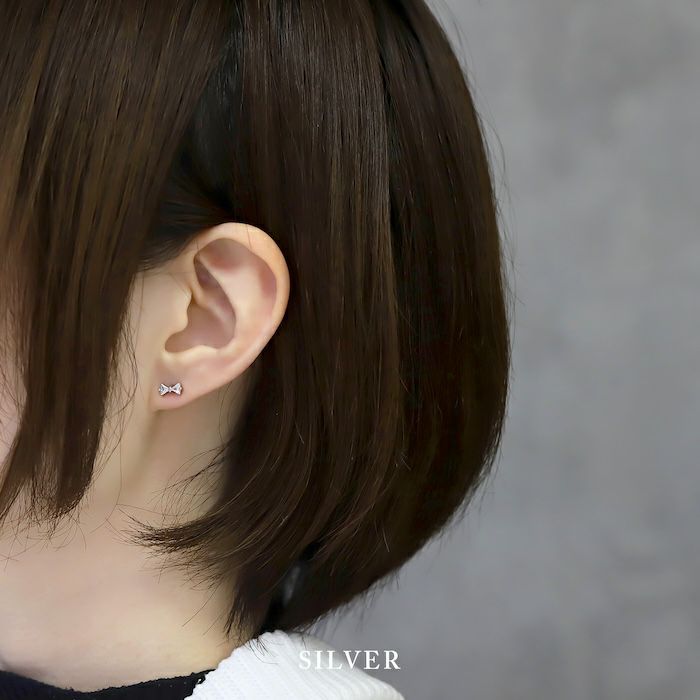 ピアス18Kコーティング花フラワーCZストーンきれいスタッドアクセサリー