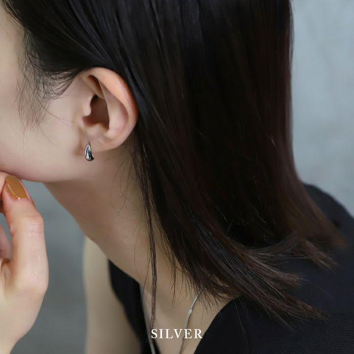 ピアスしずく型ドロップチタンシンプルスタッドアクセサリー